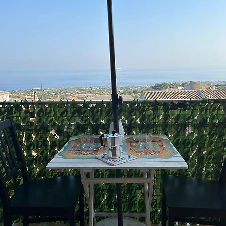 Casa Ultreia, Appartamento Aci Castello Eksteriør bilde