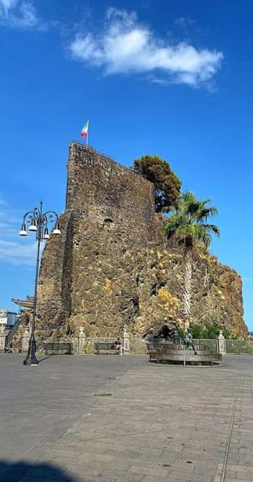 Casa Ultreia, Appartamento Aci Castello Eksteriør bilde