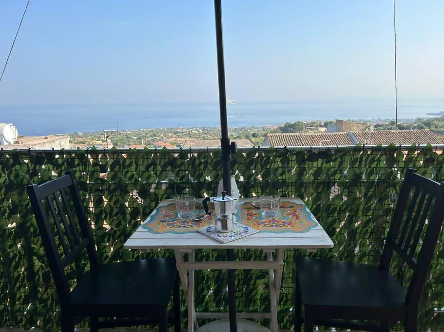 Casa Ultreia, Appartamento Aci Castello Eksteriør bilde